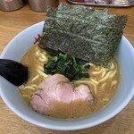 せい家 - （醤油豚骨）ラーメンです。（2022年3月）