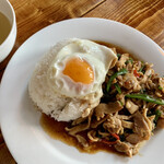 ▪️ガパオガイ　900円　”ガイ”は鶏肉の意味らしいです