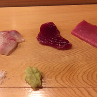 鮨 しゅん輔 阿佐ヶ谷 - 鮃、めじ鮪 赤身、めじ鮪 中トロ