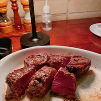 カルネジーオ イースト - 