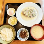 キッチン亀 - へそハンバーグ定食
            1050円