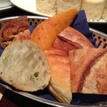 ブルーノート東京 - パン盛り合わせ５５０円也