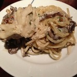 ブルーノート東京 - 鶏肉と舞茸？のパスタ（取り分け後）１，５００円也