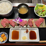 Yakiniku To Horumon Shima - 