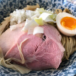 ラーメン イッケン - 2種類の切り方が違うネギが瑞々しくて旨い！中太麺が絶妙！