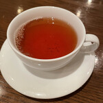 T'sレストラン - 苺と桜のフレーバーの紅茶