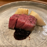 浪花ろばた 頂鯛 - サロマ牛もも肉炭火焼き