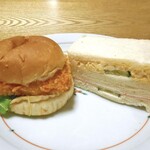 千代田ベーカリー - えびカツバーガー（左）＆ ハム＆玉子サンド