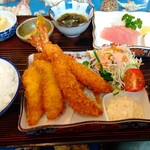 仲泊海産物料理店 - MIXフライ定食