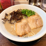 石田一龍 下関長府店 - 濃厚ラーメン【700円】