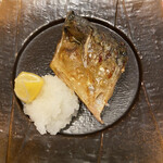 Irori Sakaba Tarafuku - 金華鯖焼きです。値段の割に小さっ！