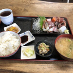 駅前いちば食堂 - 刺し身定食