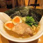 Ramen Ippeiya - らーめん 700円 味付け卵 50円