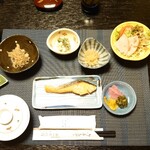 日の出旅館 - 
