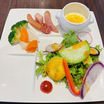 湯島天神横ラクレットグリル スイス料理とスイスワインのお店 - スープ サラダ チーズフォンデュの具材