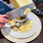 湯島天神横ラクレットグリル スイス料理とスイスワインのお店 - ラクレット フランスチーズ