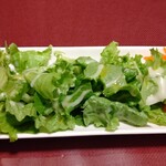 レストラン ポルコロッソ - 前菜風のサラダ ドレッシングが美味しい♪