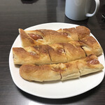 粉とクリーム - 食べやすい長さで切断