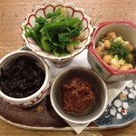 Tatsumi Soba Shimahei - 前菜 肉味噌、大豆煮物、水菜とお揚げの炊たん、海苔の佃煮