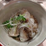 ザ プレイス オブ トウキョウ - 桜鯛と駿河湾しらす新若布の炊き込みご飯鰹出汁をご一緒に。