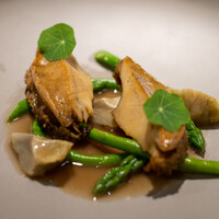 レストラン オオツ - 2022.3 函館産エゾアワビ 佐賀産グリーンアスパラガス アーティチョーク 鮑出汁と葛のソース