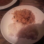 ビリヤニとバスマティ米をよそってもらいました