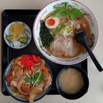 ラーメン きたぐに - 料理写真:カツ丼、ラーメン