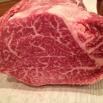 肉の末広 - 本当に綺麗なお肉です。