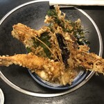 かんだ福寿 - 穴子・海老天丼。てんこ盛り。