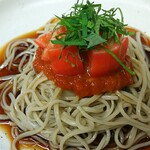 緒川 - 料理写真:トマト蕎麦　トマトソースを使った冷たい蕎麦です