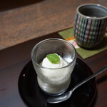 閑祥庵 禅紫 - 黒ゴマプリン