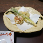 閑祥庵 禅紫 - あさりしんじょうの五色揚げ･行者にんにくの天ぷら･ふきのとうの天ぷら