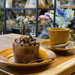 イランイラン ボタニカルグリーン&フラワー カフェ_1