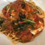 ペリカンパスタ - ツナの旬野菜・モッツァレラチーズのトマトソース