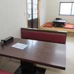 海賊亭 - テーブル席と小上がり。（2013/2　初回）