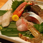 絶品のお刺身盛り合わせ（マス、ホウボウ、平目のエンガワ、トロ鯖、サゴチ）