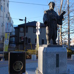 酒蔵瀬良美 - 近くにあった黄門様の銅像（翌朝撮影