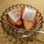 富小路 やま岸 - イチゴと飴