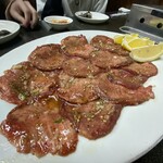 焼肉 栄養楼 - 