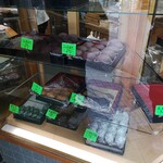 三吉野 - 見るからに美味しそうな店頭ショーケース