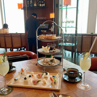 ザ タヴァン グリル＆ラウンジ - 