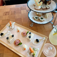 ザ タヴァン グリル＆ラウンジ - 