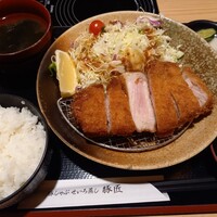 豚しゃぶ せいろ蒸し 豚匠 なんば邸 - ロースかつ定食950円税込
