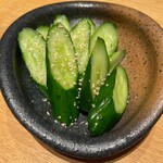 Yakitori Kinzan - きゅうりのお漬物 350円