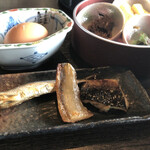 Isaribi No Yado Shisaido Kanchou - 魚はいわし、太刀魚味醂干し、サバ塩焼き