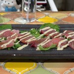 トリワイン ＰＩＫＯＳＨＨＨＵ - マグロのカルパッチョ