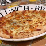 トリワイン ＰＩＫＯＳＨＨＨＵ - 何のやったかな？の自家製ピザ