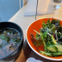 カフェ＆レストラン ヴァン - サラダ・わかめが美味しいお味噌汁