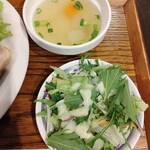 神戸アジアン食堂バル SALA - スープとサラダ