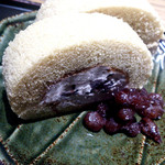 叶匠寿庵 - 和三盆のロールケーキ、ビジュアルからしてうまそう
